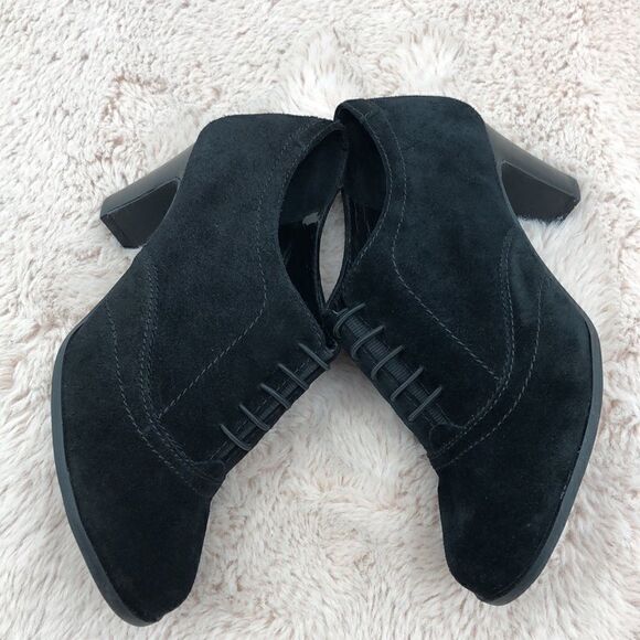 Michelle D leather suede elastic goring heel booties - Picture 4 of 8